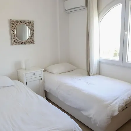 Aphrodite Beach Front Condos By Holidaykeys Apartamento